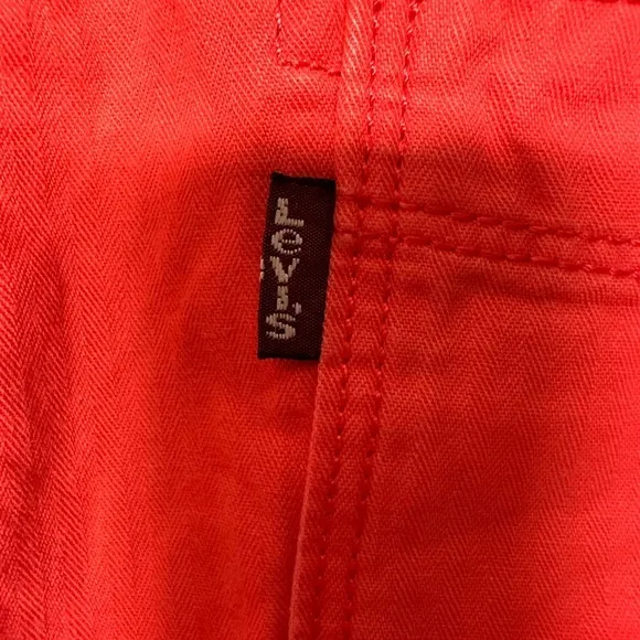 Levi's Women's Cuffed Mid Rise Mid Thigh Coral Shorts Size‎ 32 Slim Fit Stretch - Image 7