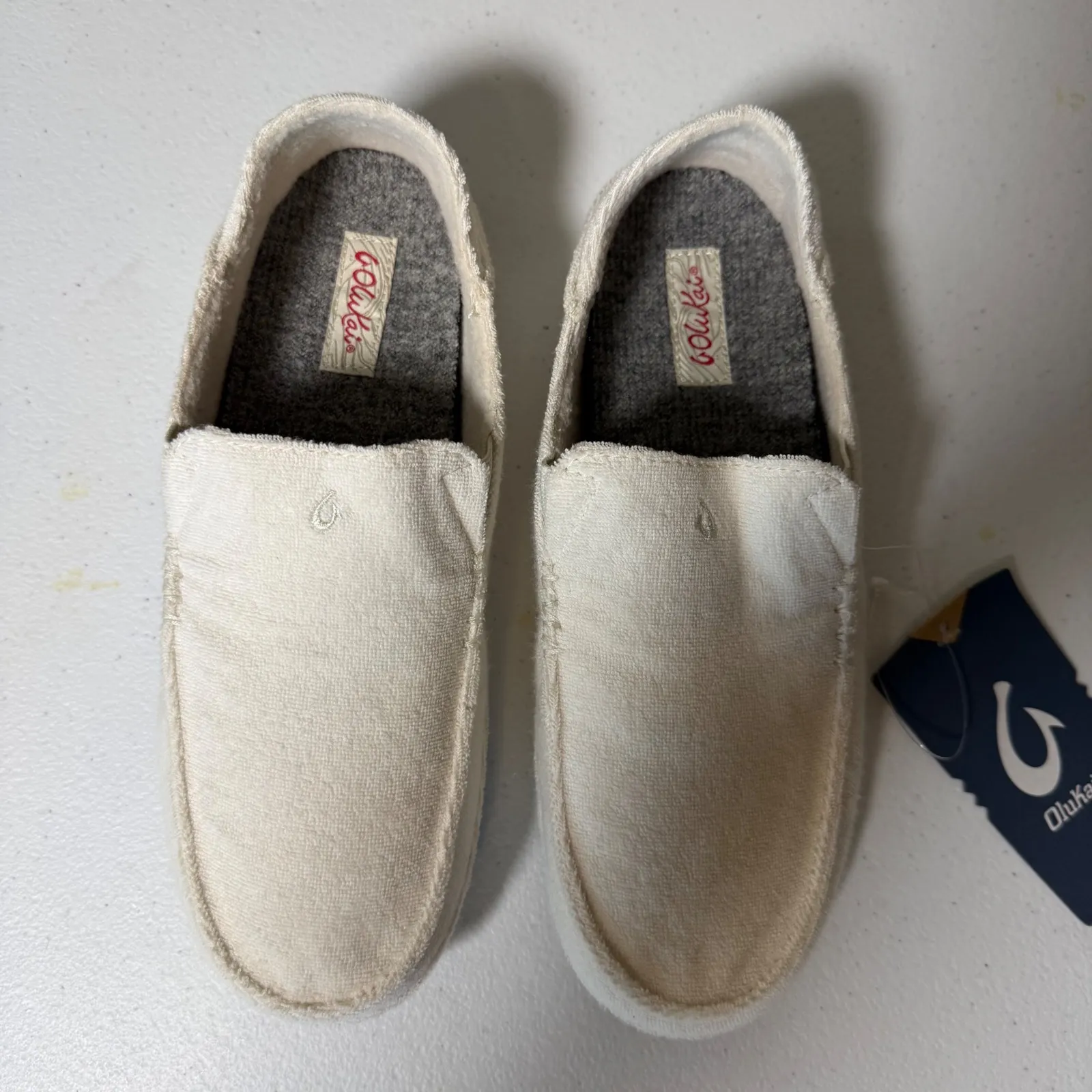 OluKai Nohea Hulu Bone Slippers Women 7 NWT Indoor Outdoor Fleece Shoes soft White - Image 3