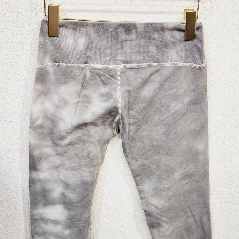 SWEET Romeo Active Leggings Tie Dye Lounge Light Gray White Leggings Size M - Image 6