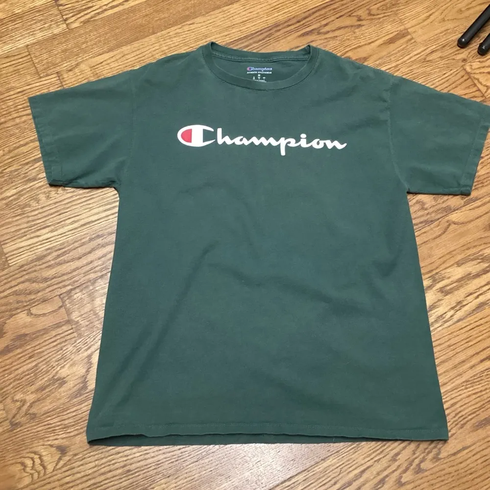 Champion short sleeve T-shirt. Dark army green. Unisex Medium - Image 4