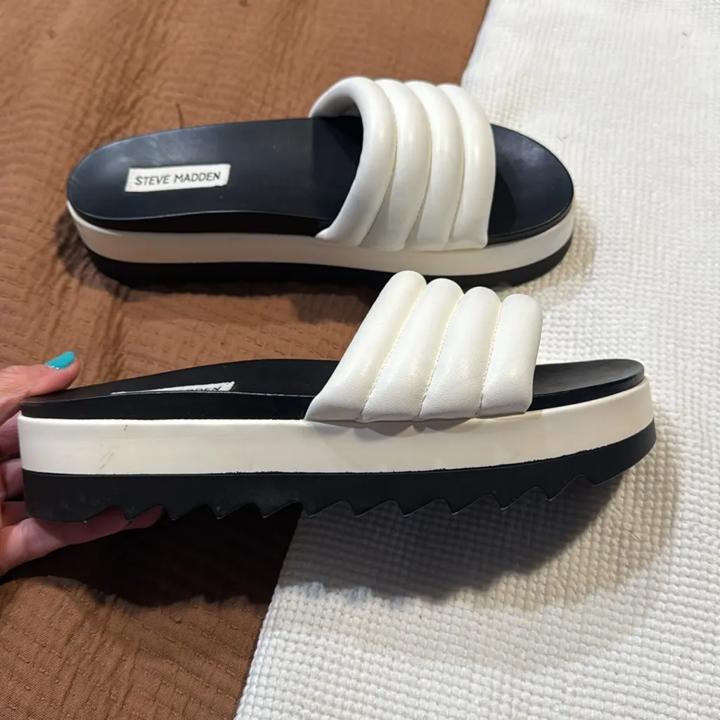 STEVE MADDEN platform sandals Lazaro Flat Sandal Slides white black pool slides - Image 9