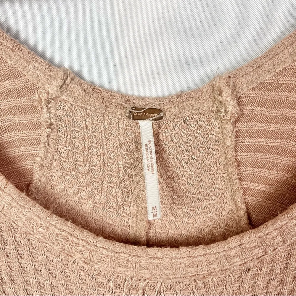 Free People Ventura Blush Tan Waffle Thermal Knit High Low Long Sleeve M - Image 4
