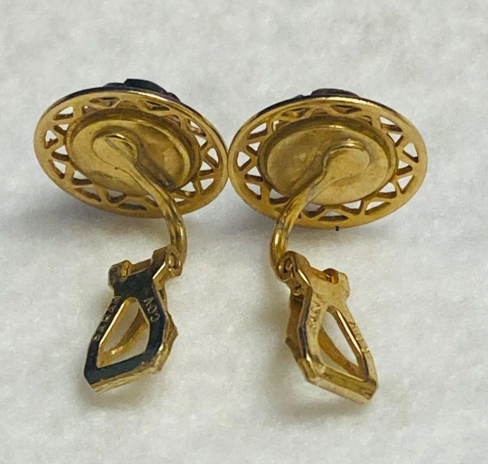 Sarah Coventry Clip on Earrings Round Carved Flower Center Gold Color Metal - Image 10