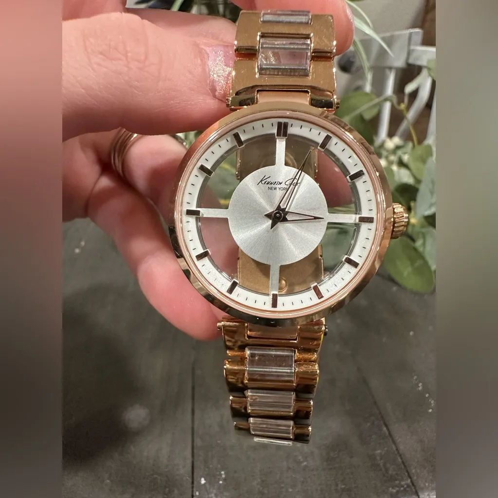 Kenneth Cole Women's Rose Gold and Silver Watch - Image 6