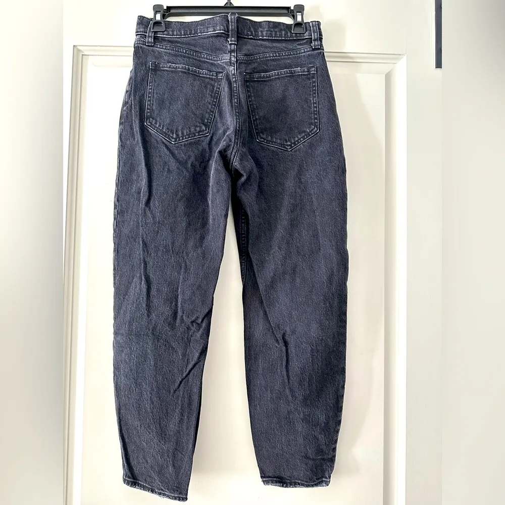 Abercrombie & Fitch  80s Mom High Rise Jean Size 27/4 - Image 2