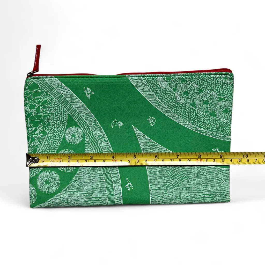 Emirates Green Travel Pouch - Image 6