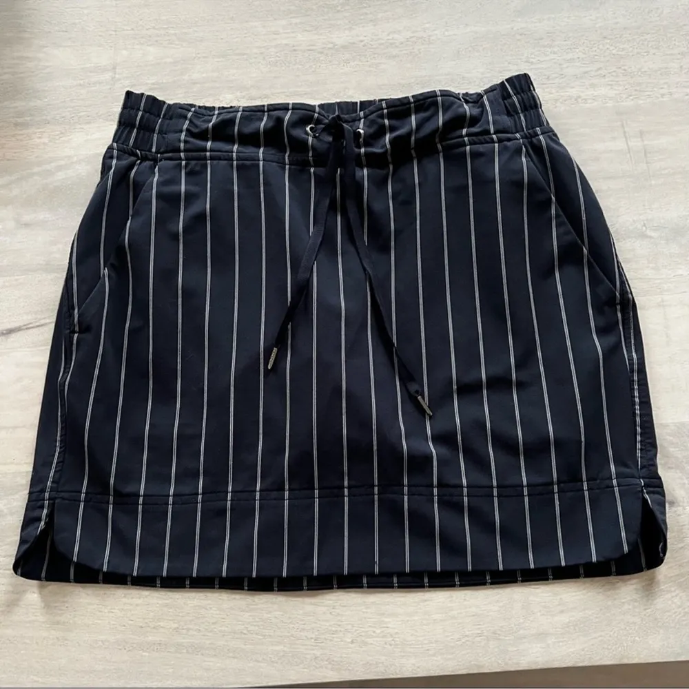 Athleta | Midtown Navy Pinstripe Skort Size 2 - Image 7