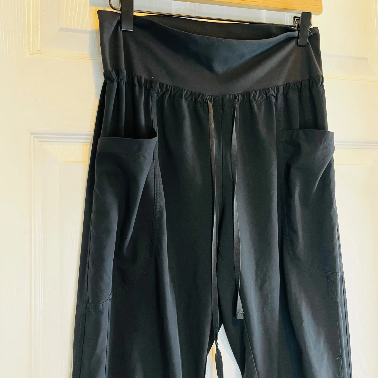Fabletics Black Jogger Pants Cargo Pockets Drawstring Waist Cropped Length - Image 2