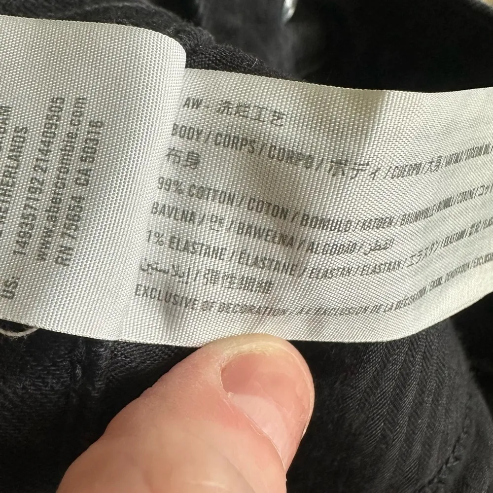 Abercrombie & Fitch Black High Ride Mom Shorts - Image 5