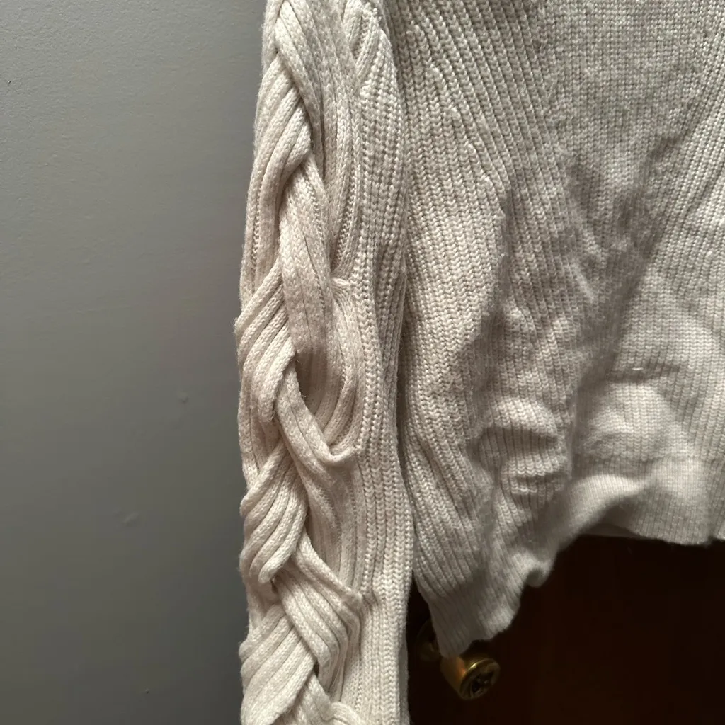 Express Off-White Knit Pullover - Image 2