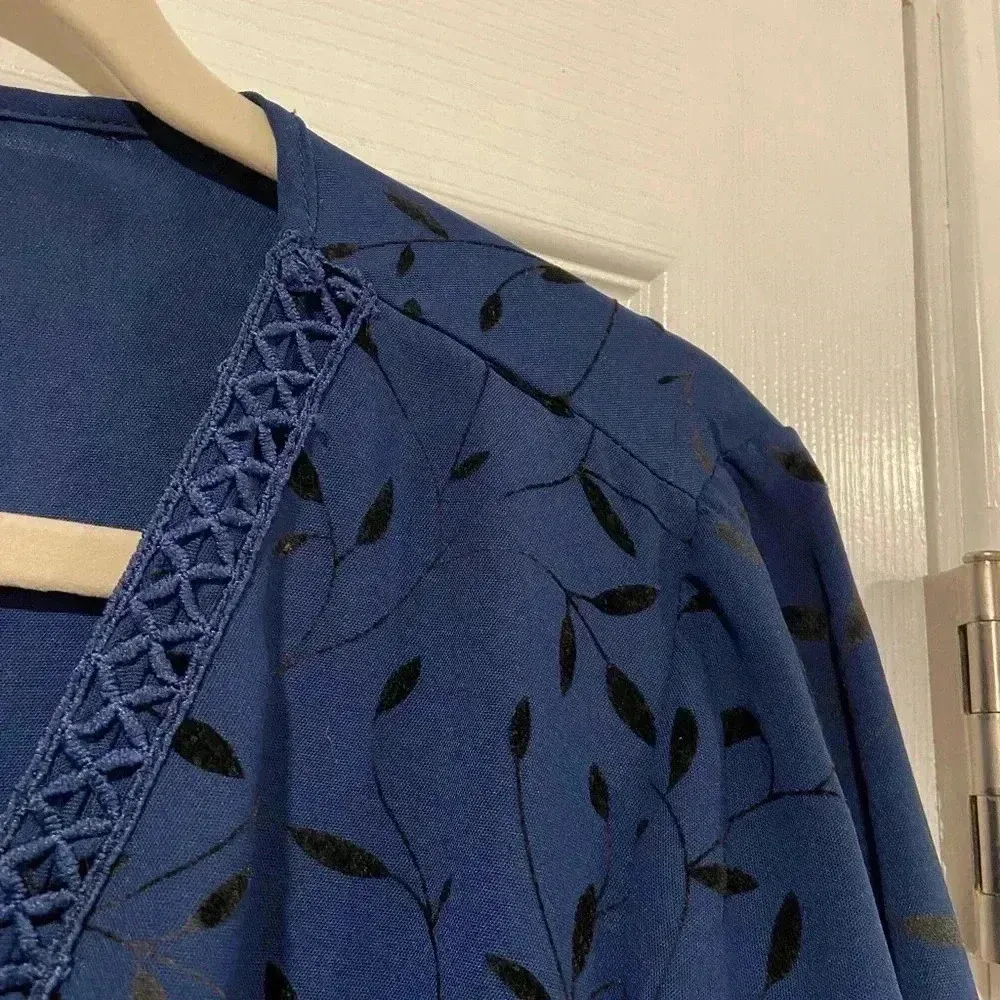 BloomChic Blue Black Velvet Floral Balloon Sleeve V Neck Ruffle Top Size 16 - Image 3