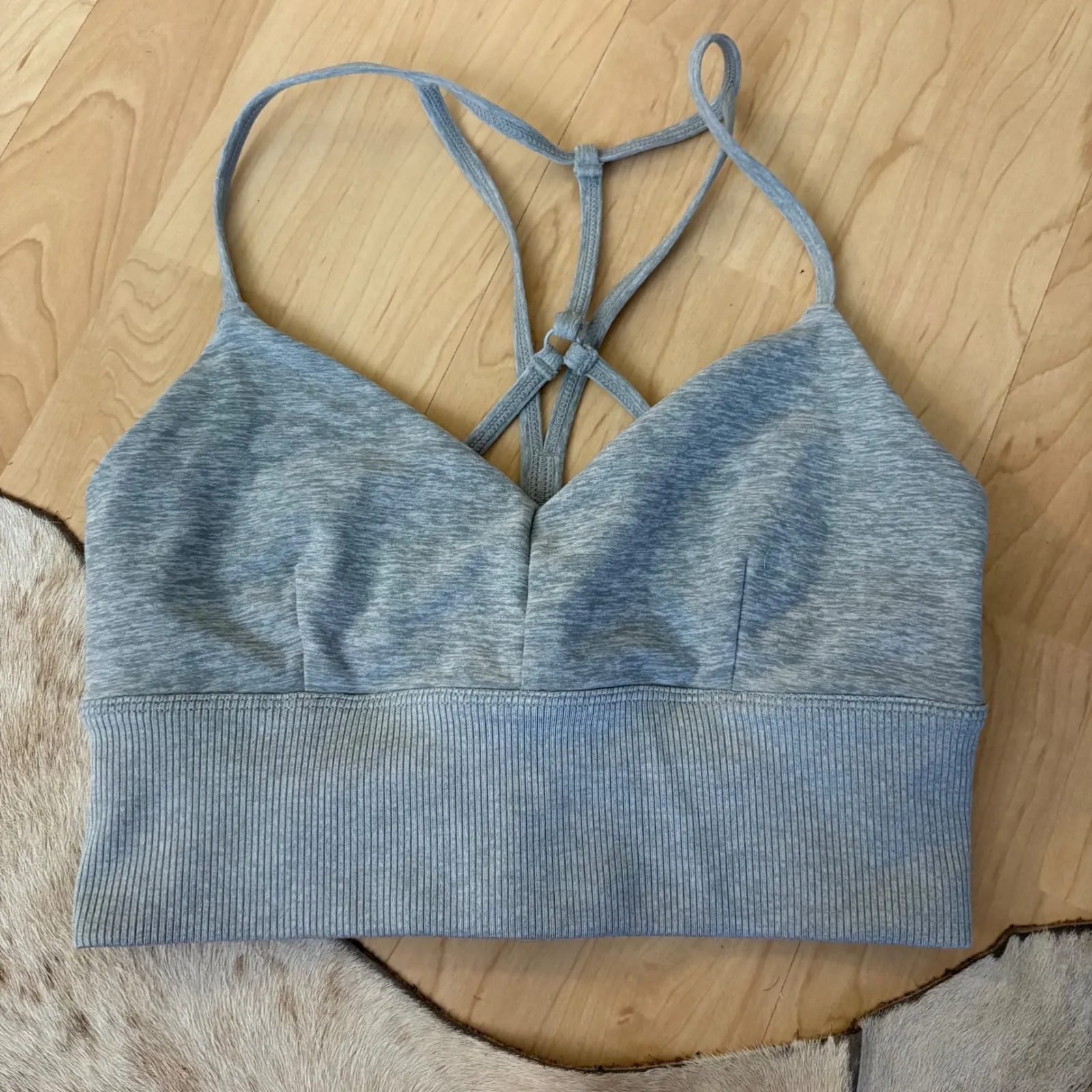 ALO Yoga Alosoft Lavish Sport Bra Grey/ Slate Heather Size Extra Small - Image 3