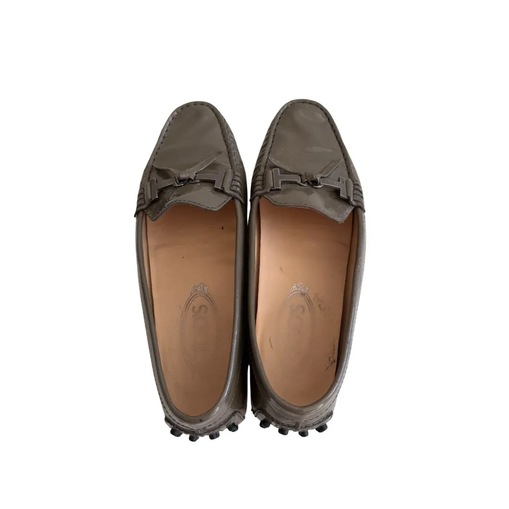 TODS Taupe Patent Leather Driving Loafers Flats Shoes Size 38 / US 8 Tan - Image 10