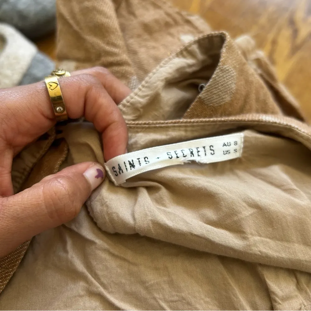 Tan/ beige Polka Dot Dress with Puff Sleeves - Image 4