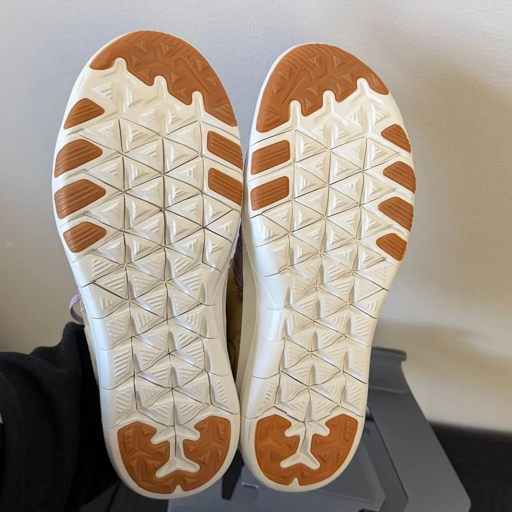 NWOT Nike Training Sneakers (Women’s Size 7.5) - Image 6