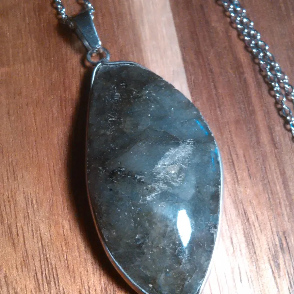 Malagasy Labradorite Stainless Steel Pendant Necklace - Image 5