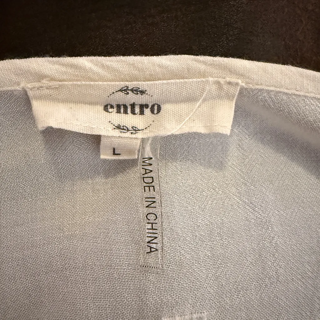 Entro EUC Elegant Bell Sleeve Embroidered  Detail Ombre Women's Top - Image 5