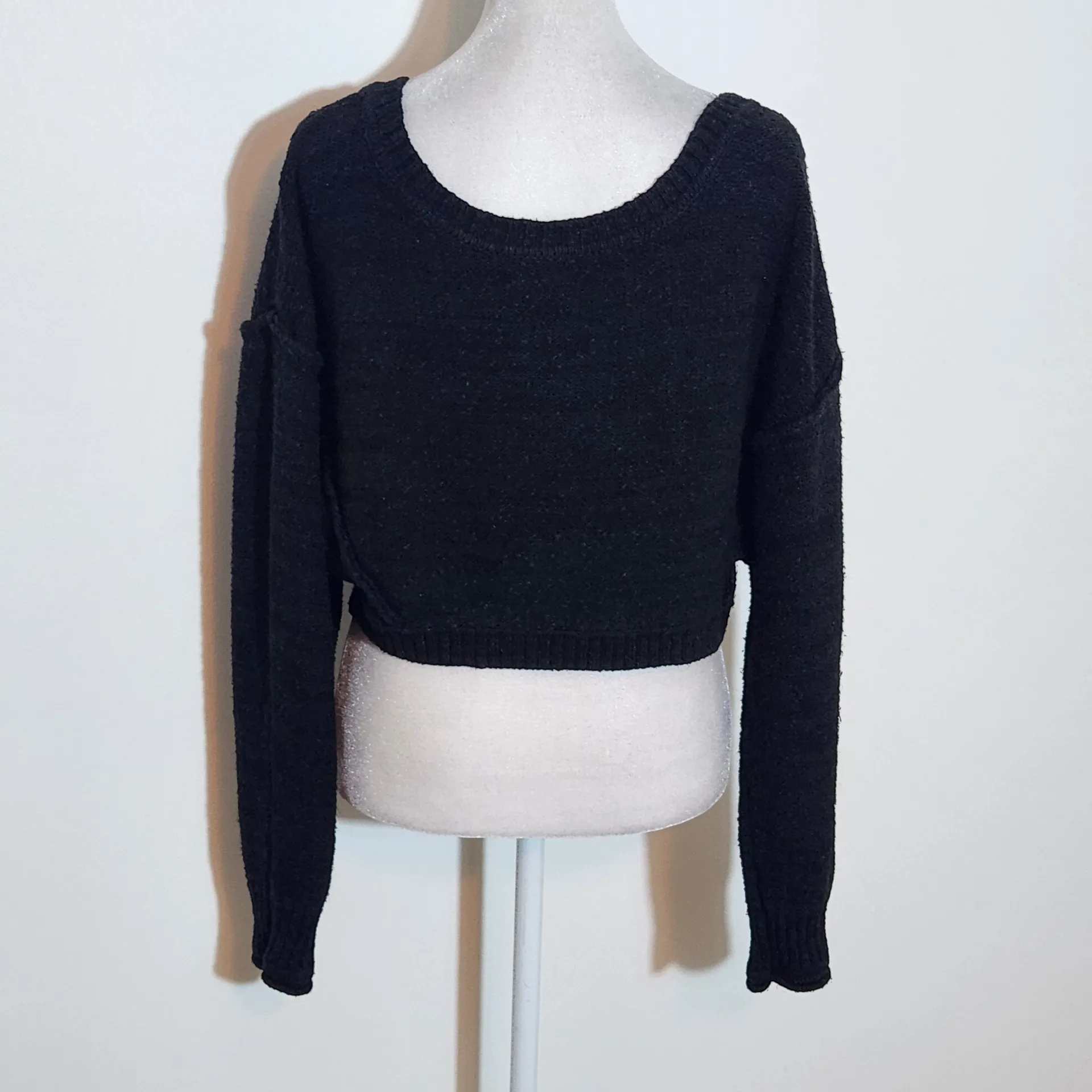 American Eagle  Outfitters Black Cropped Oversized Crew Neck Sweater Size Small - Image 2