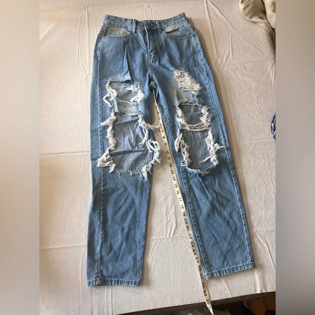 Distressed Light Blue Jeans Size undefined - Image 3