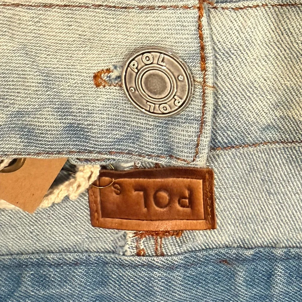 NWT POL Distressed Light Wash Jeans Sequin Patchwork Cropped Raw Hem Small - Image 5