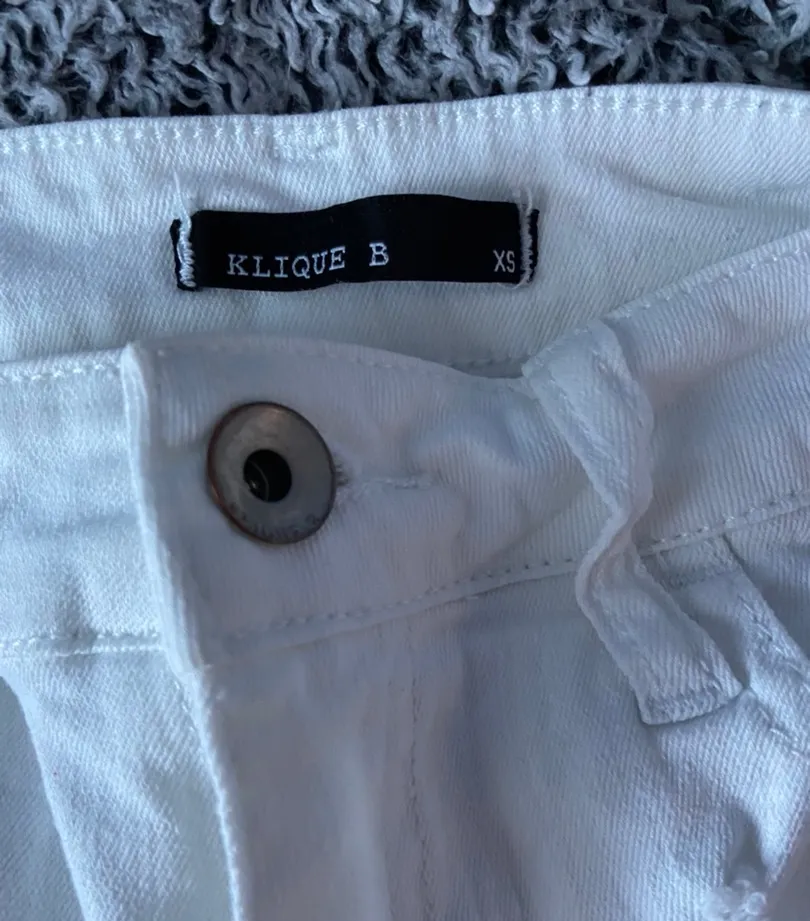 White Shorts Size XS - Image 2