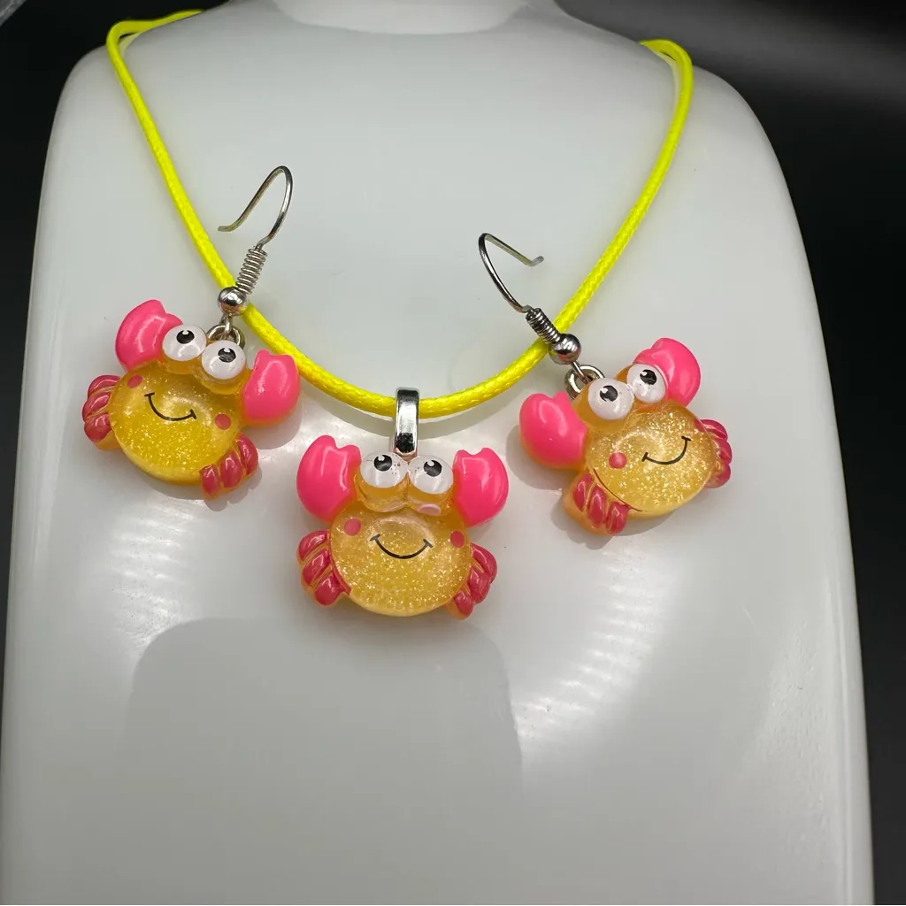 Crab Design Necklace and Earring Set - Image 4