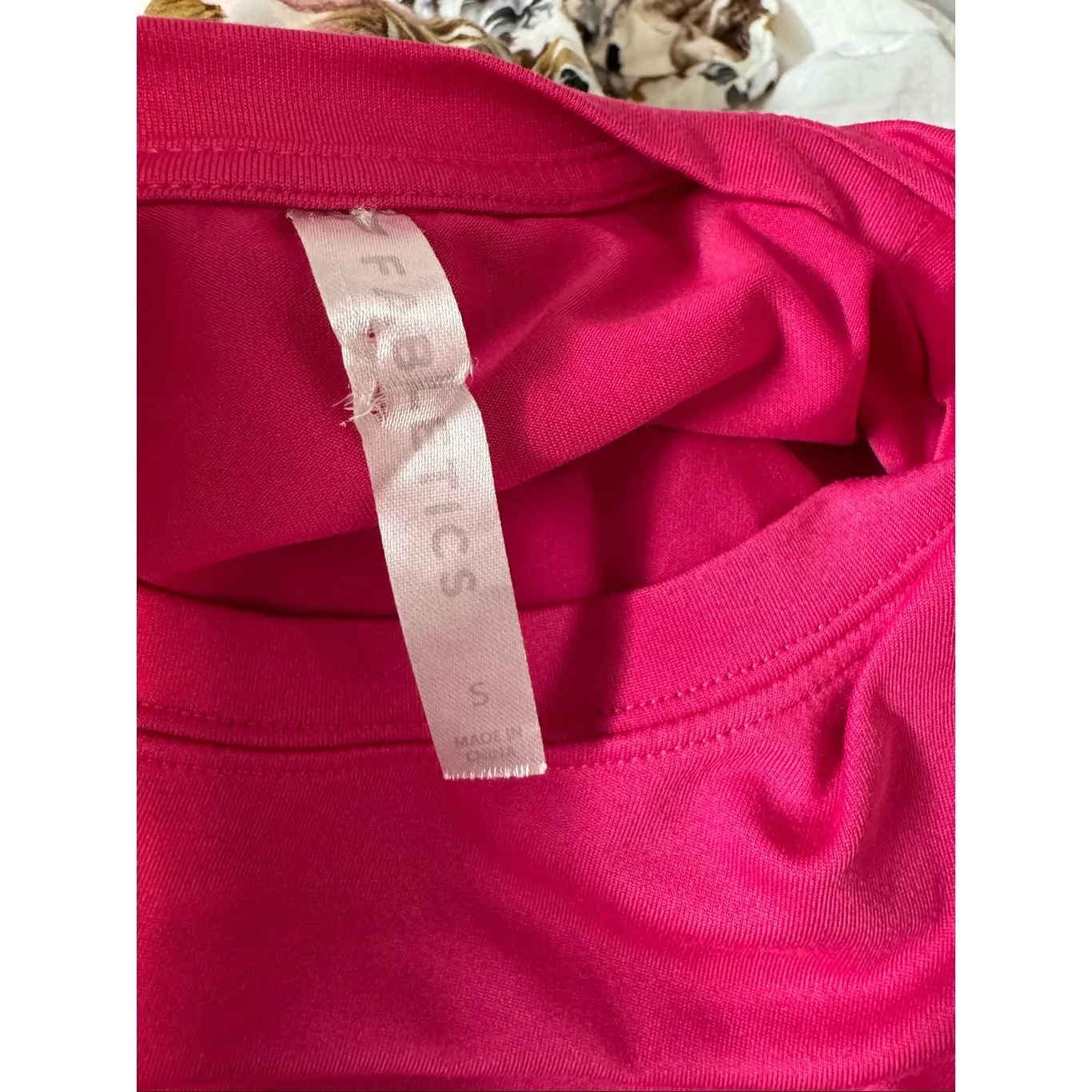 Fabletics Pink Cropped Athletic Tank Top Size Small Sleeveless Activewear - Image 4