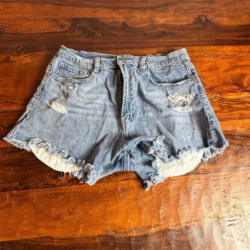Vintage REWASH Women's Distressed High-Waisted Denim Shorts Size 14 - Image 4