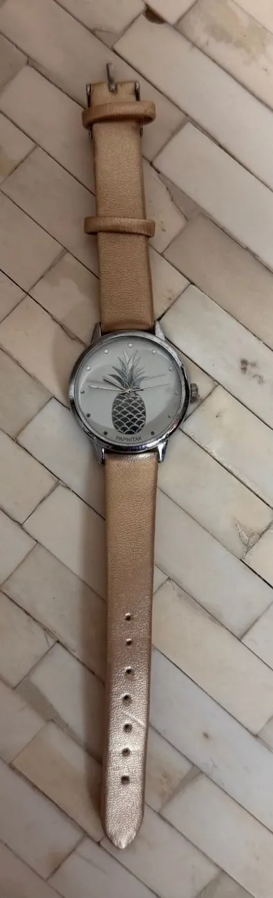 Gold Pineapple Watch – Cute Fashion Accessory, Stainless Steel Back, Adjustable White - Image 1