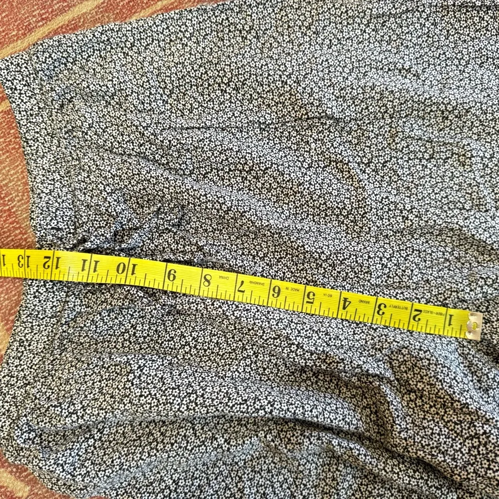 Vintage InModa Frayed Ankle Pull On Drawstring Ditsy Floral Wide Leg Pants Black Size undefined - Image 8