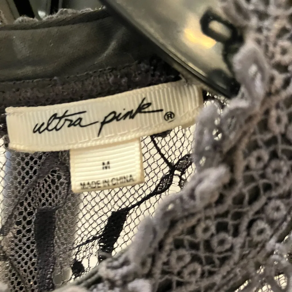 Ultra Pink grey Lace Sleeveless Blouse - Image 5