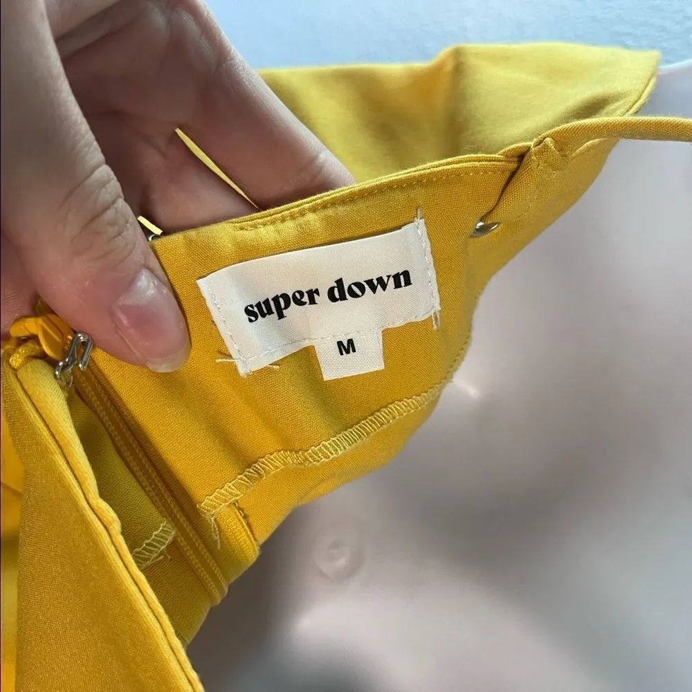superdown  Yellow Bodycon Dress - Image 4