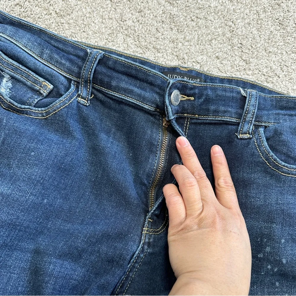 Judy Blue Bleach Splatter Boyfriend Fit Distressed Jeans in Dark Wash 15/32 - Image 9