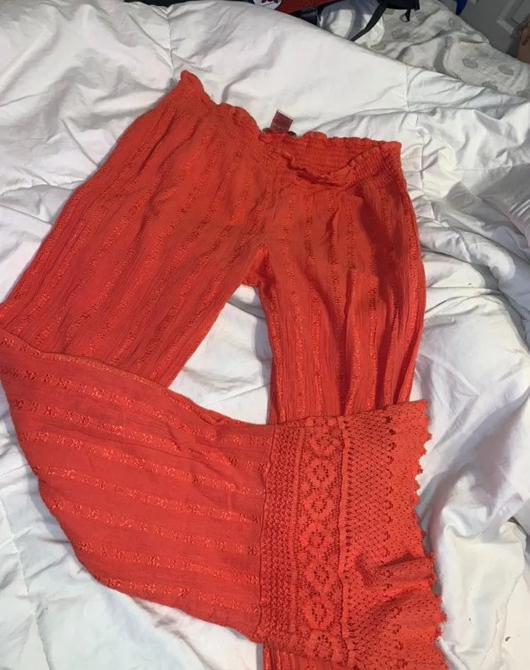 Cute Options flowy pants with design at end - Image 2