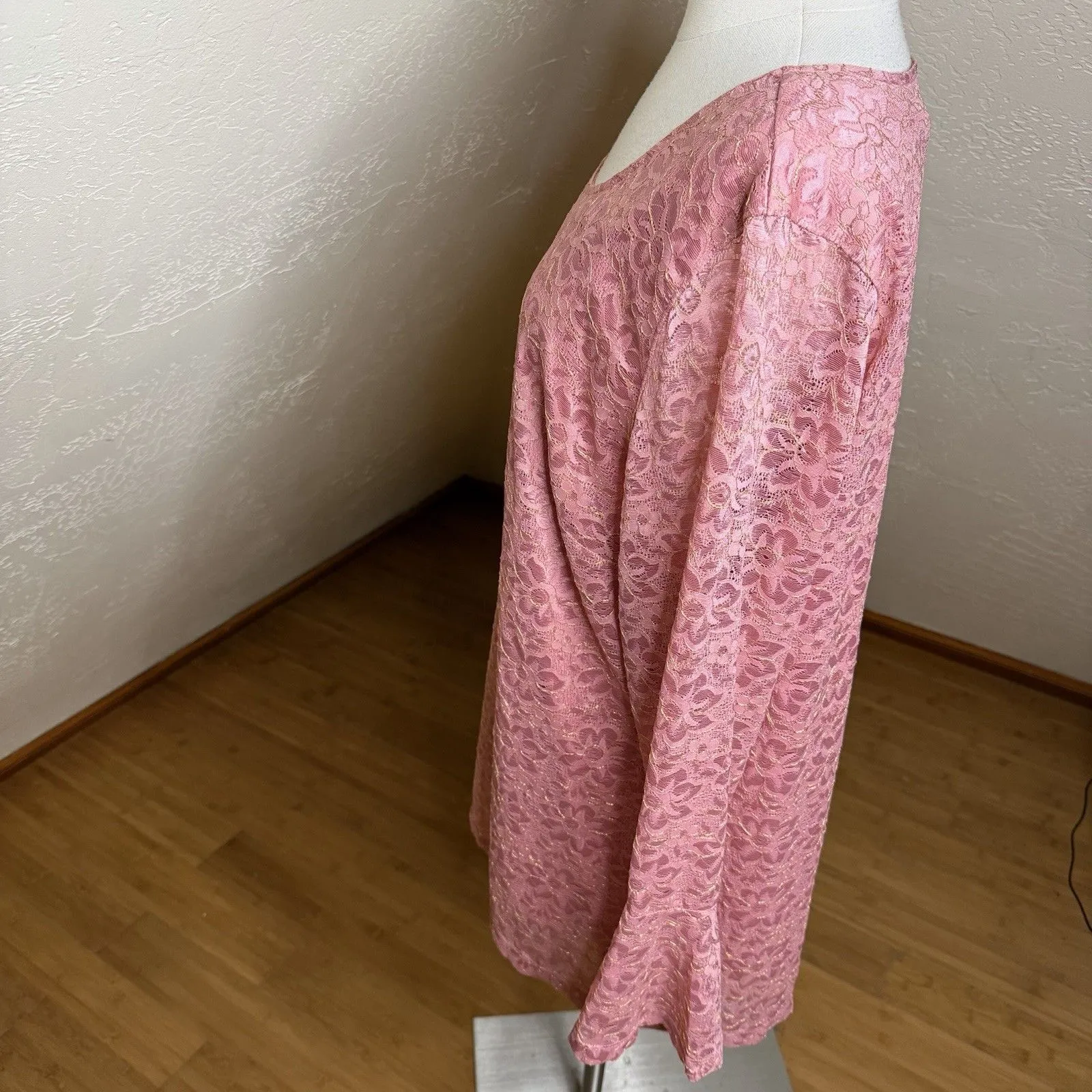 Isaac Mizrahi Live Top XL Pink Floral Lace Built In Tank Sheer Bell Sleeves - Image 10