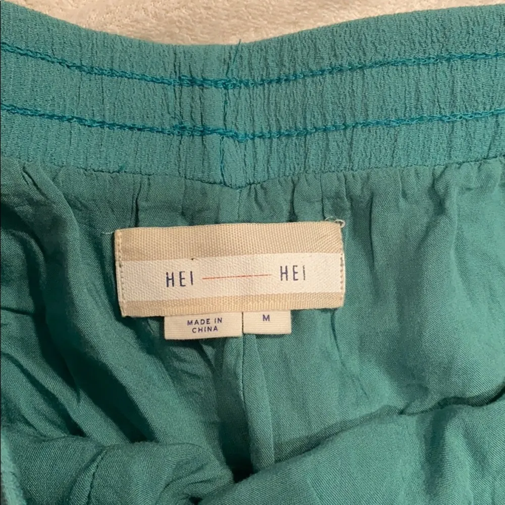 Hei Hei shorts M green elastic waistband loose fit - Image 6