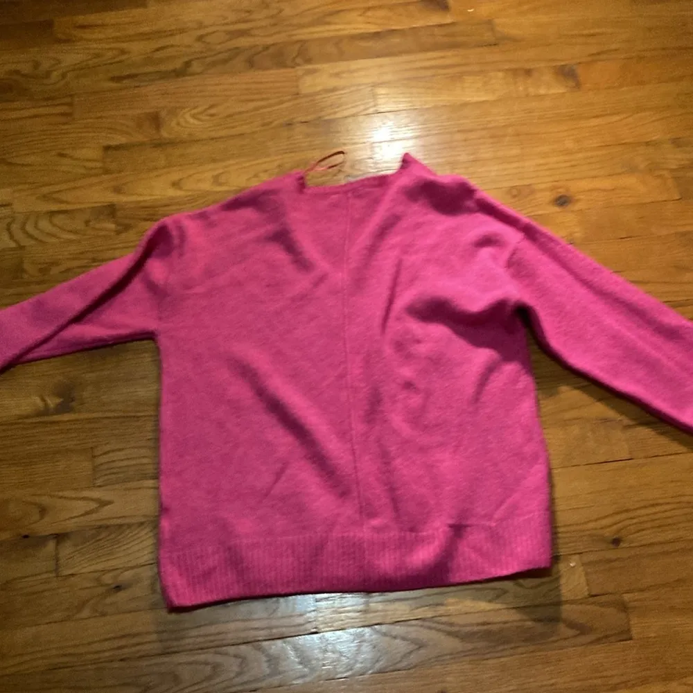 Vince Camuto  size small hot pink sweater - Image 3