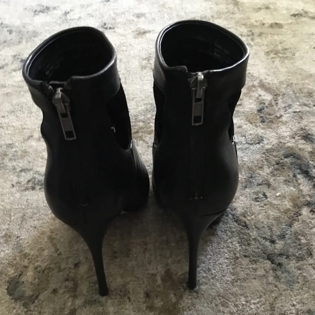 Very Volatile Nice STYLISH leather booties 🌹🌹 - Image 3