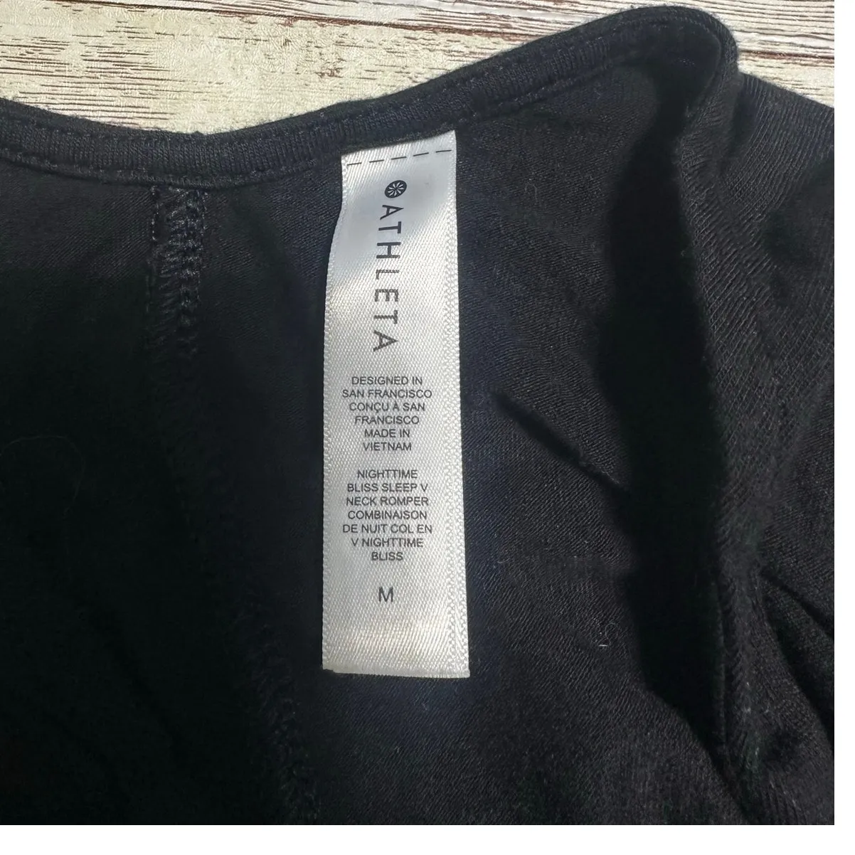 Athleta Wide Leg Jumper Romper Stretch Women's Size Medium V-Neck Flowy Loose - Image 4