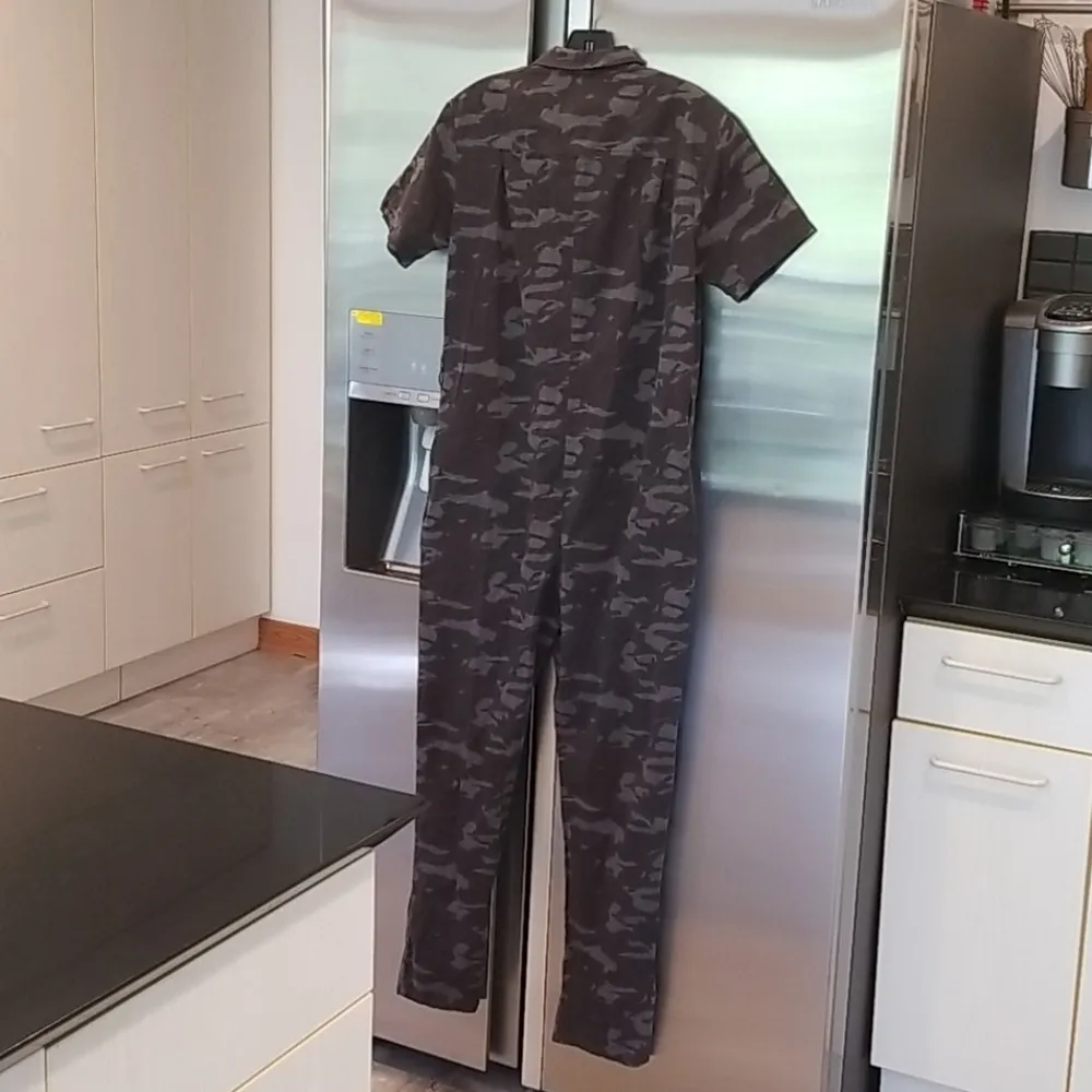 💕MONROW💕 Camo Jumpsuit Size M - Image 15