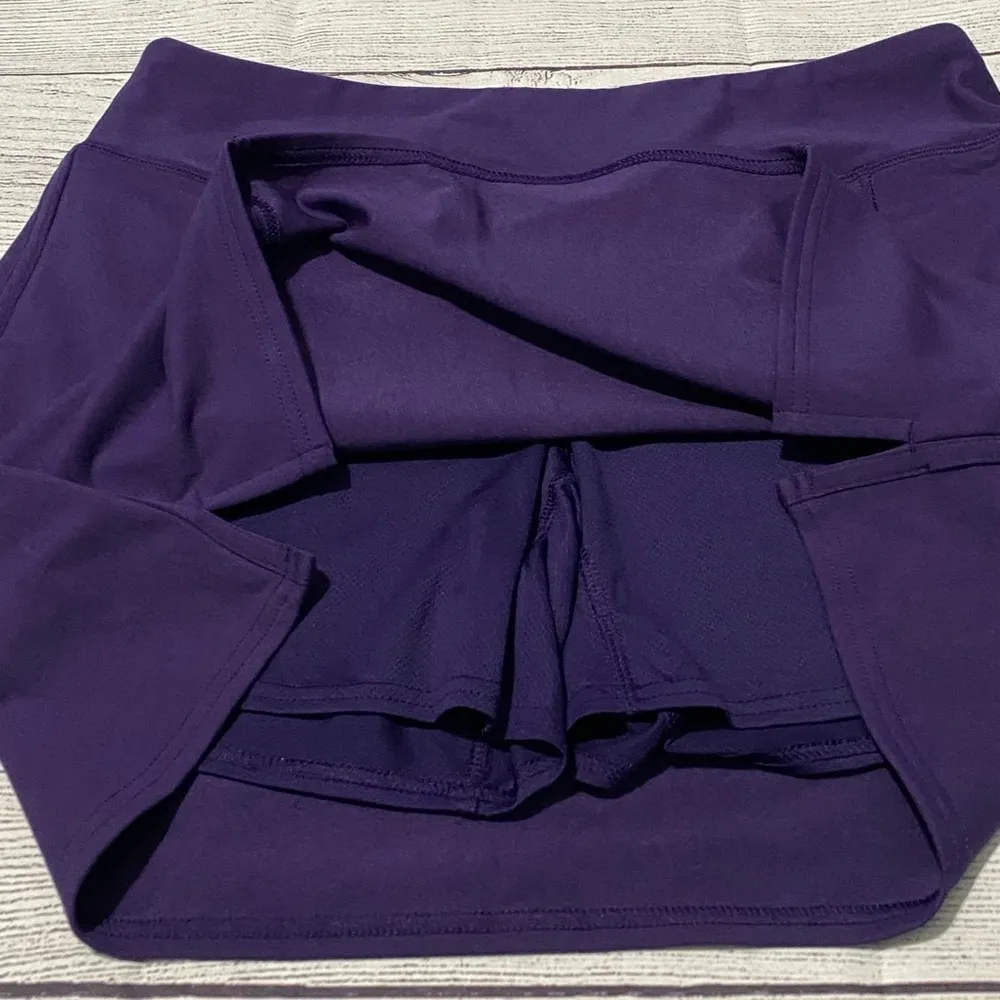 Adidas tennis shorts - Image 3