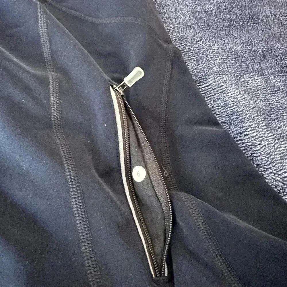 Lululemon Run: Back On Track Pullover size 6 - Image 3