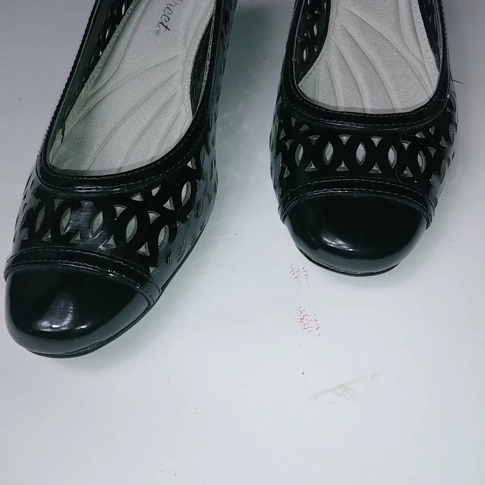 Easy Street 8.5M Black Patent Low Heel Shoes Funeral - Image 2