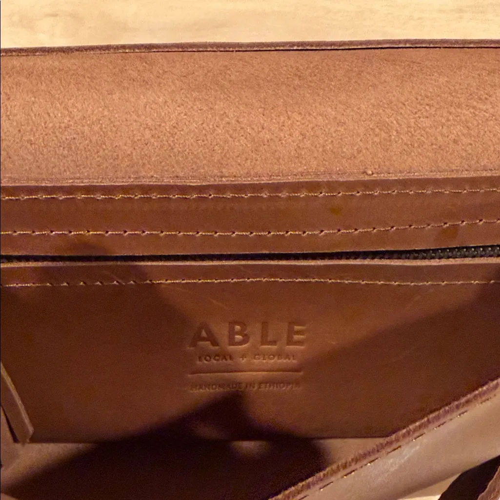 Able mate handle Leather Wristlet Clutch Brown - Image 6