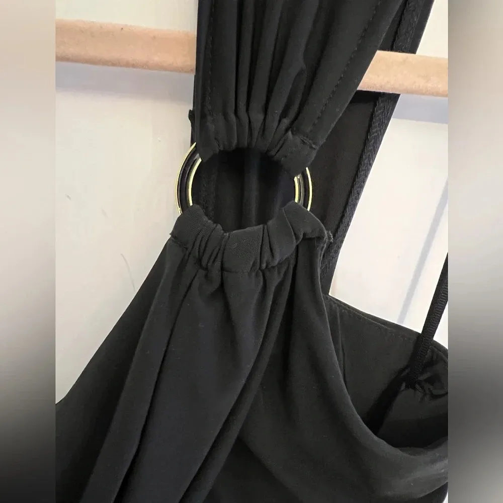 Express Y2K One shoulder black shirt with gold ring detail size medium - Image 2