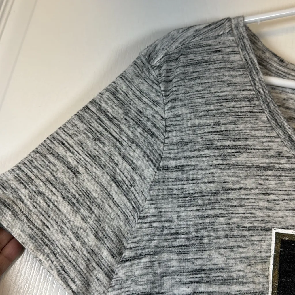 '47 VGK NHL Vegas Golden Knights Gray V-Neck Side Slits Shirt Size Med EUC #5723 - Image 2