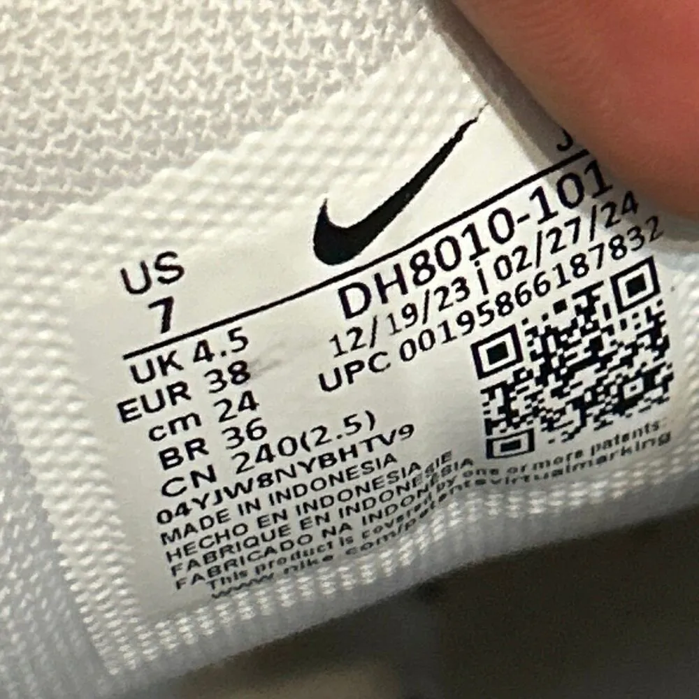 Nike Air max white black lace up shoes sneakers women’s 7 - Image 3