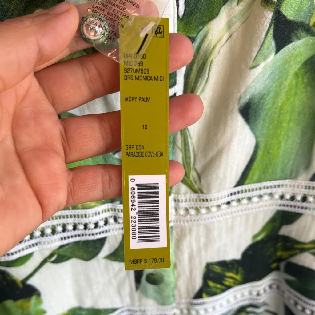 Gianni Bini Green Leaf Print Dress - Image 4