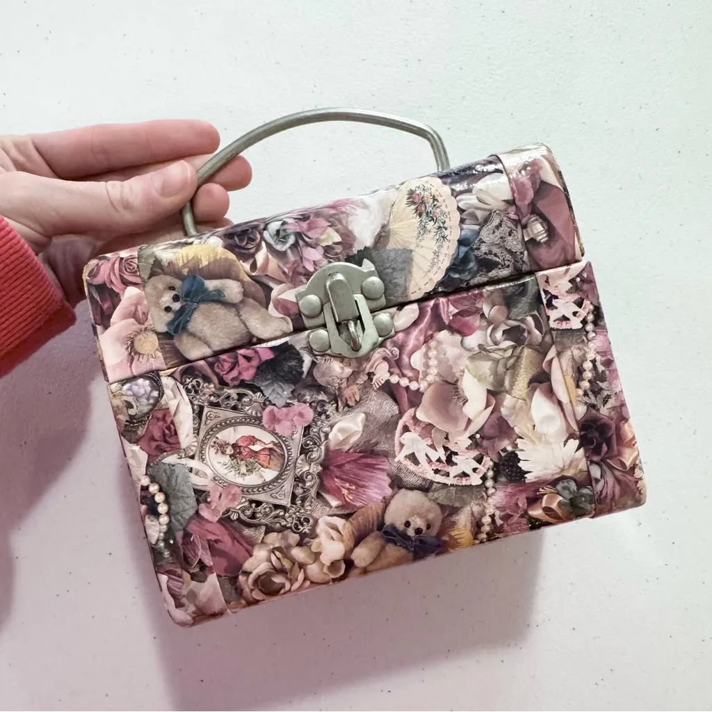 Vintage 90’s Floral Teddy Bear Print Box/Handbag w/latch Pink - Image 2