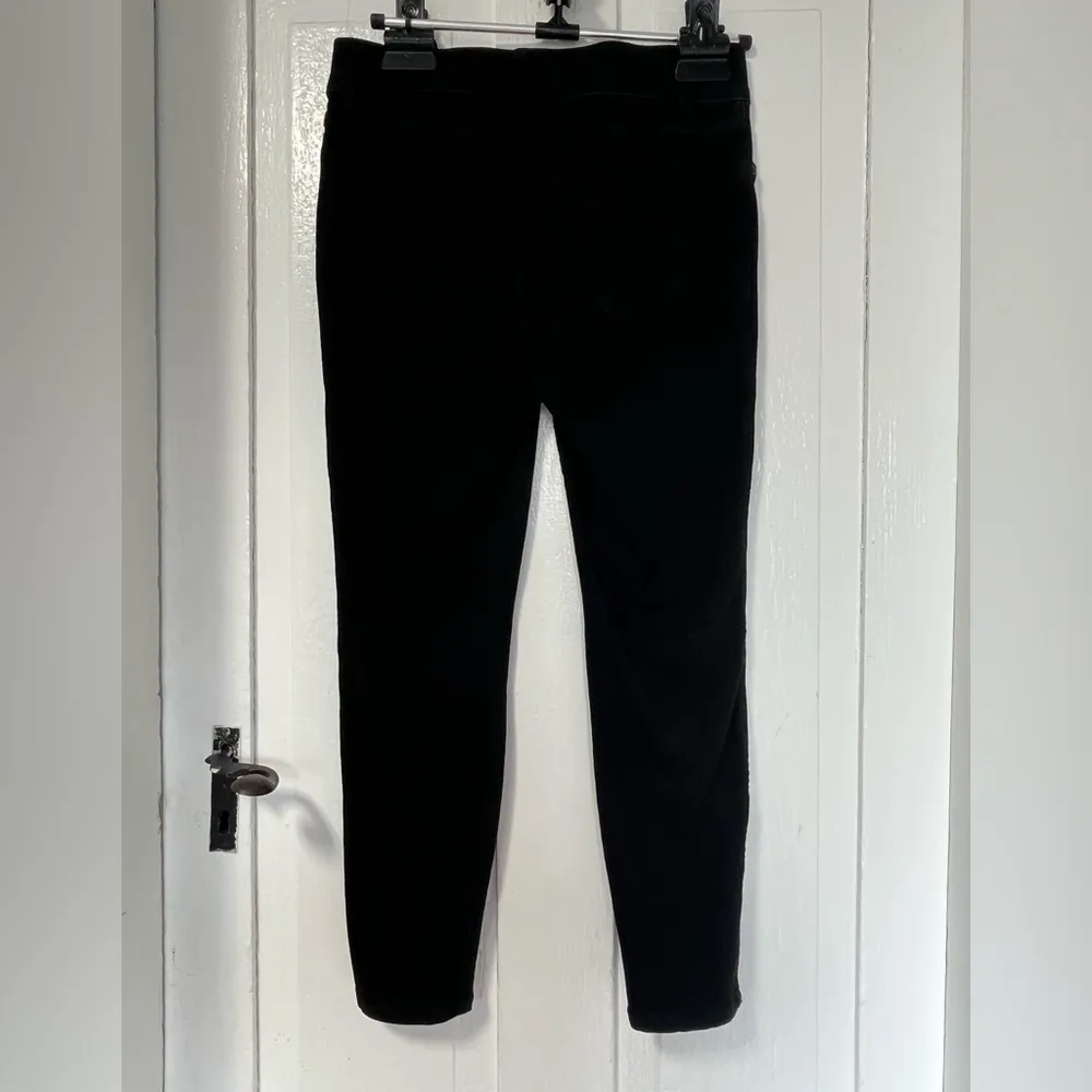 Spanx  Black every wear ankle Jeans medium petite - Image 4